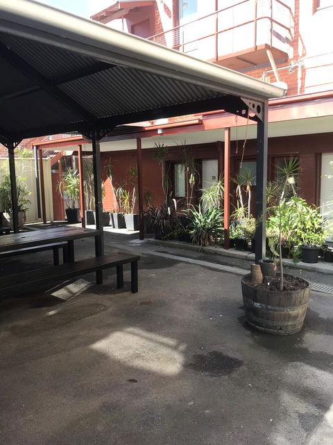 CROWN CENTRAL BUSINESS DISTRICT MOTEL - NO UNDER 18s - Accommodation Bookings 13