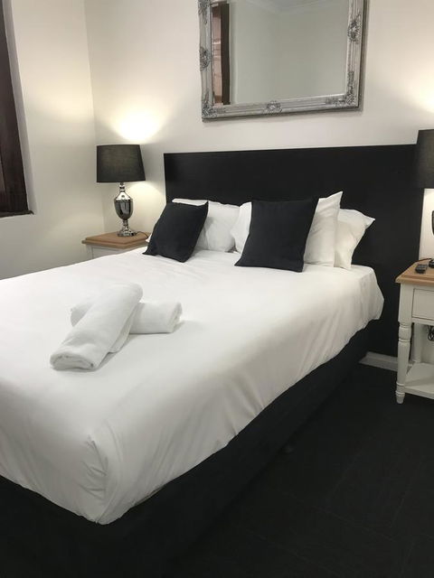 CROWN CENTRAL BUSINESS DISTRICT MOTEL - NO UNDER 18s - Accommodation Bookings 19
