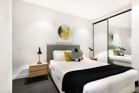 The Eminence Apartments By CLLIX - Accommodation Bookings 11