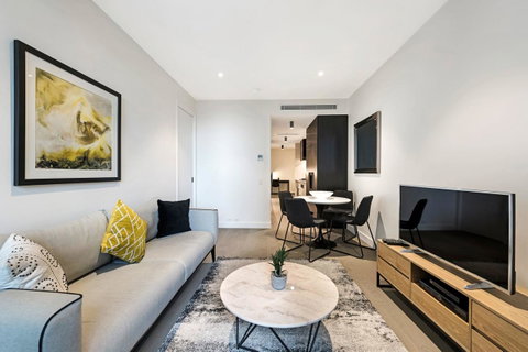 The Eminence Apartments By CLLIX - Accommodation Bookings 10