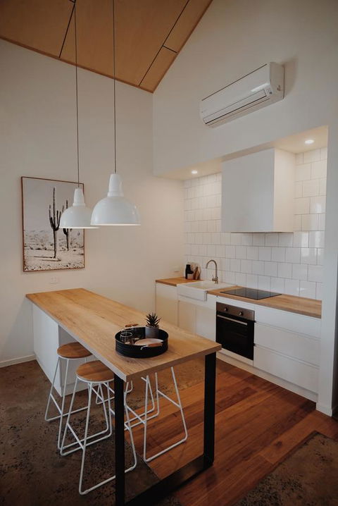 THE WAREHOUSE APARTMENTS - Accommodation Bookings 16