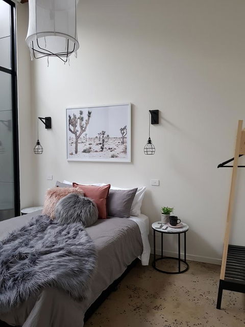 THE WAREHOUSE APARTMENTS - Accommodation Bookings 0