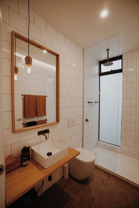 THE WAREHOUSE APARTMENTS - Accommodation Bookings 14
