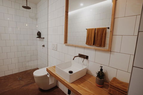 THE WAREHOUSE APARTMENTS - Accommodation Bookings 10