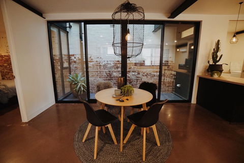 THE WAREHOUSE APARTMENTS - Accommodation Bookings 7