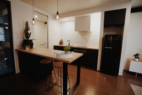 THE WAREHOUSE APARTMENTS - Accommodation Bookings 8