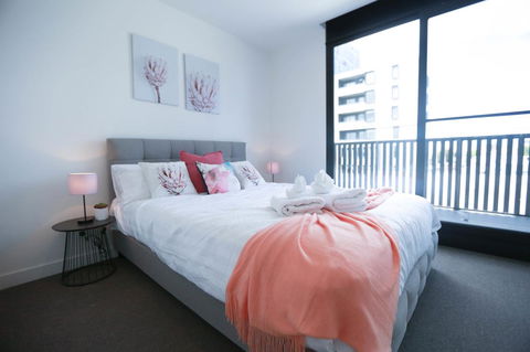 Box Hill 2 Bedroom Apt (La Maison) 02 - Accommodation Bookings 3