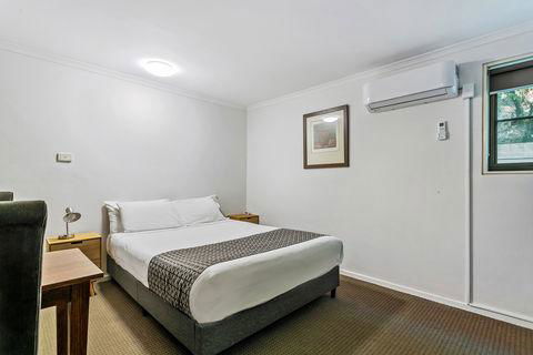 Quality Inn & Suites The Menzies - Accommodation Bookings 3