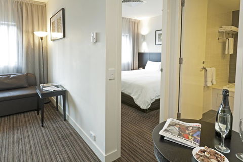 Causeway 353 Hotel - Accommodation Bookings 33