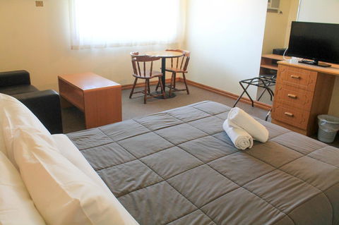 St Georges Motor Inn - Accommodation Bookings 33