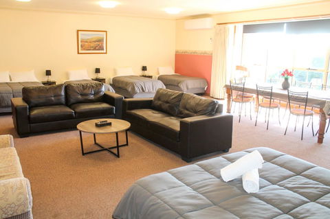 St Georges Motor Inn - Accommodation Bookings 24