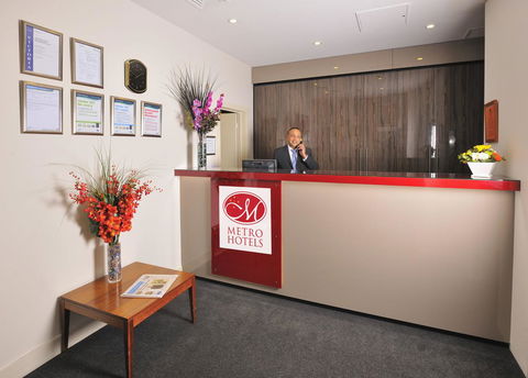 Metro Apartments On Bank Place - Accommodation Bookings 4
