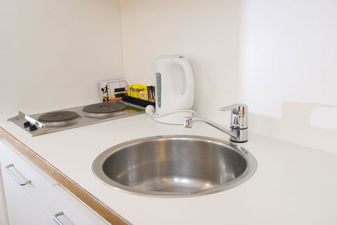 Metro Apartments On Bank Place - Accommodation Bookings 10