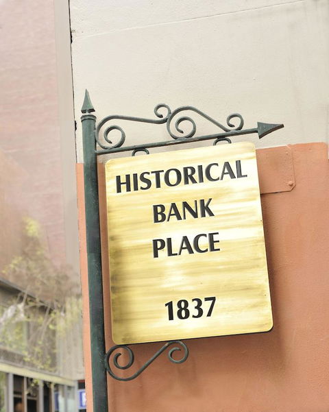 Metro Apartments On Bank Place - Accommodation Bookings 3