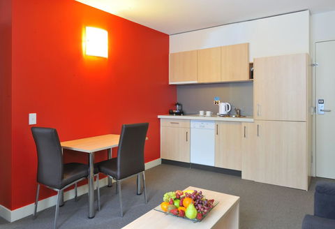 Metro Apartments On Bank Place - Accommodation Bookings 5