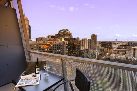 Apartments @ 350 William - Accommodation Bookings 4