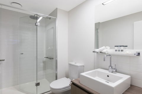 Apartments @ 350 William - Accommodation Bookings 9
