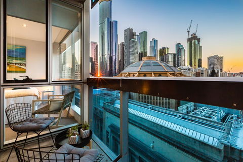 Auguste, Melbourne CBD Private Accommodation With Parking - Accommodation Bookings 1