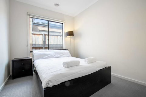 Holiday Rose - Accommodation Bookings 11