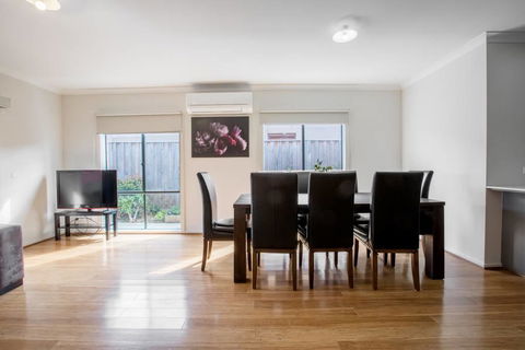 Holiday Rose - Accommodation Bookings 7