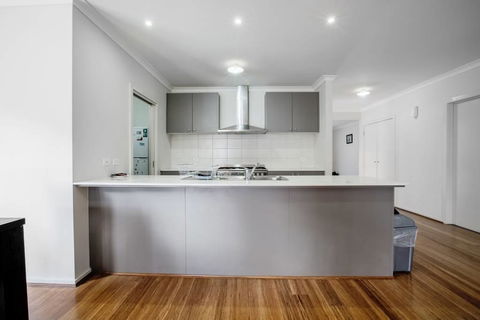 Holiday Rose - Accommodation Bookings 1