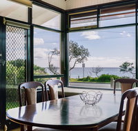 Beach Front Beauty - Ocean front views - Accommodation Bookings