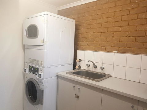 Tropicana Motor Inn - Accommodation Bookings 28