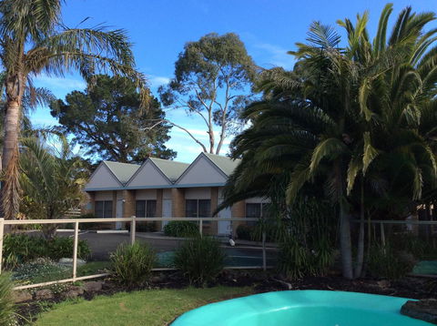 Tropicana Motor Inn - Accommodation Bookings 36