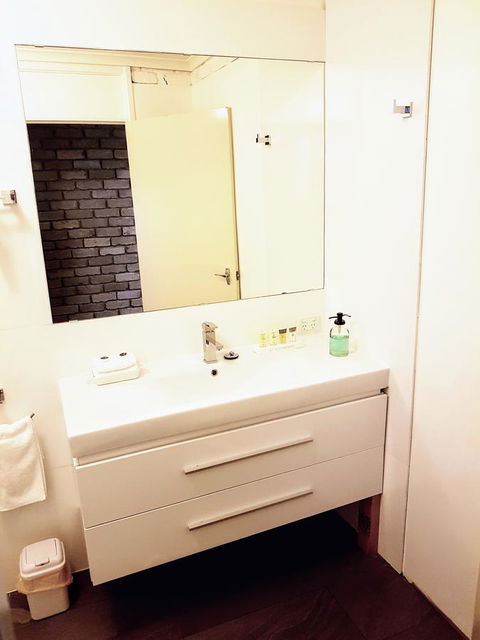 Tropicana Motor Inn - Accommodation Bookings 24