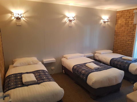 Tropicana Motor Inn - Accommodation Bookings 34