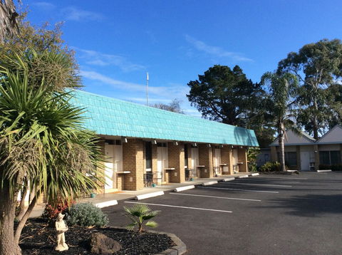 Tropicana Motor Inn - Accommodation Bookings 38
