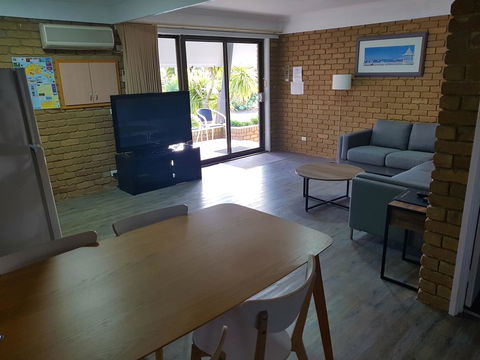 Tropicana Motor Inn - Accommodation Bookings 33