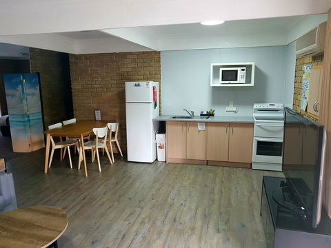 Tropicana Motor Inn - Accommodation Bookings 32