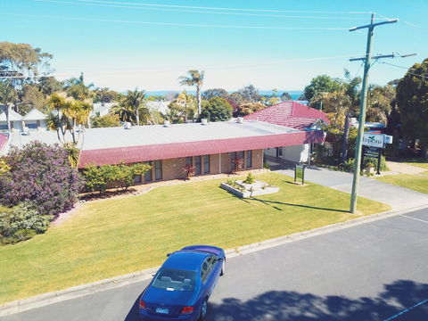 Tropicana Motor Inn - Accommodation Bookings 17