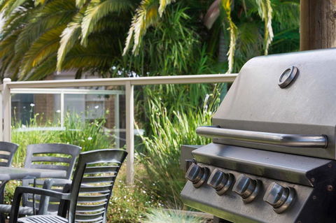Tropicana Motor Inn - Accommodation Bookings 43