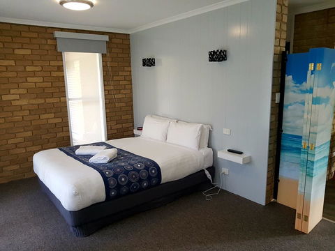 Tropicana Motor Inn - Accommodation Bookings 35
