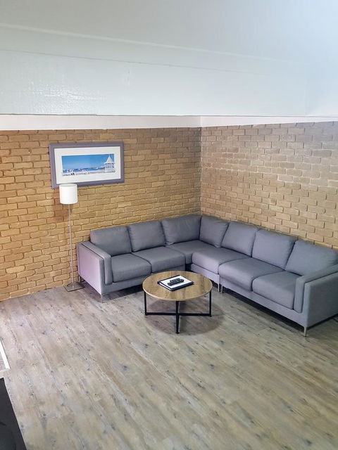 Tropicana Motor Inn - Accommodation Bookings 25