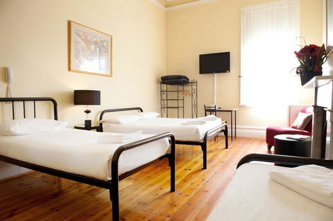 Hotel Claremont Guest House - Accommodation Bookings 12