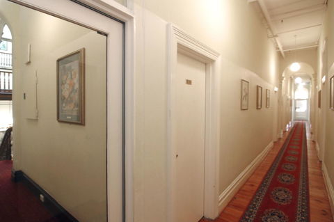 Hotel Claremont Guest House - Accommodation Bookings 14