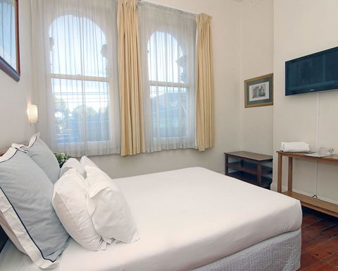 Hotel Claremont Guest House - Accommodation Bookings 8