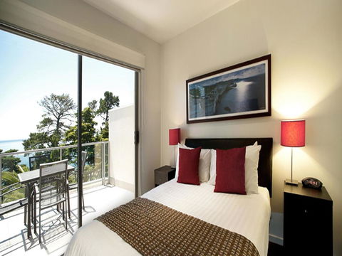 The Waves Apartments - Accommodation Bookings 14