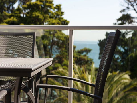 The Waves Apartments - Accommodation Bookings 5