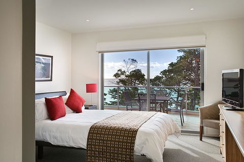 The Waves Apartments - Accommodation Bookings 0
