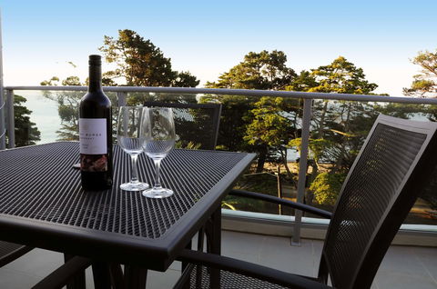 The Waves Apartments - Accommodation Bookings 4