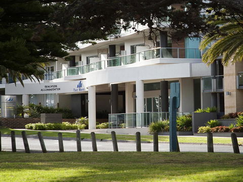 The Waves Apartments - Accommodation Bookings 12