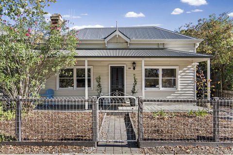 Central Bendigo Cottage, Walk To Everywhere!! - Accommodation Bookings 10