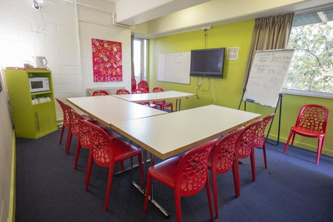 Melbourne Metro YHA - Accommodation Bookings 23