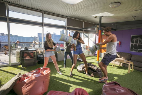 Melbourne Metro YHA - Accommodation Bookings 11