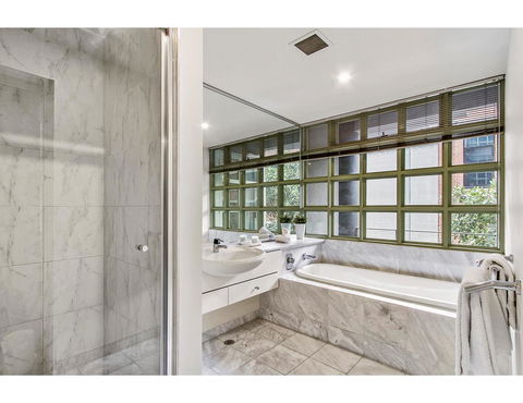 Sophisticated Modern 3 Bed Home In Foodie Paradise - Accommodation Bookings 4