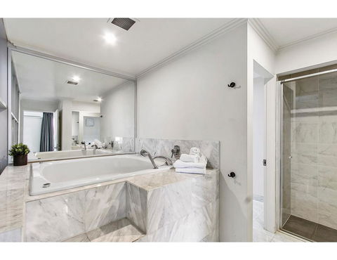 Sophisticated Modern 3 Bed Home In Foodie Paradise - Accommodation Bookings 8